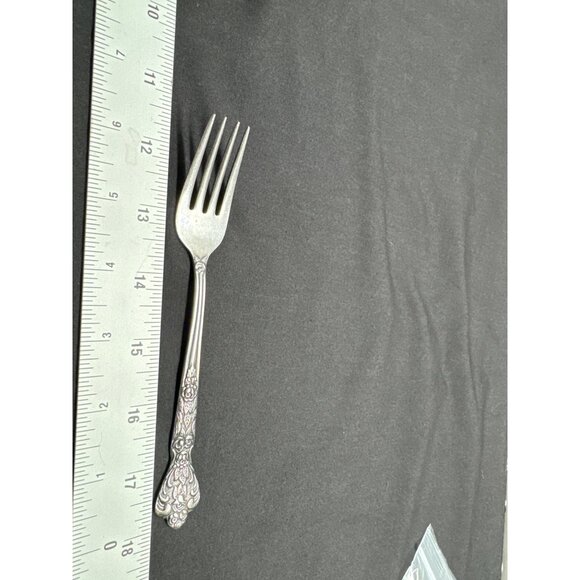 Vintage Versailles Stainless Steel Fork By Yamazaki Japan 7" Intricate Floral Pa - Picture 2 of 4